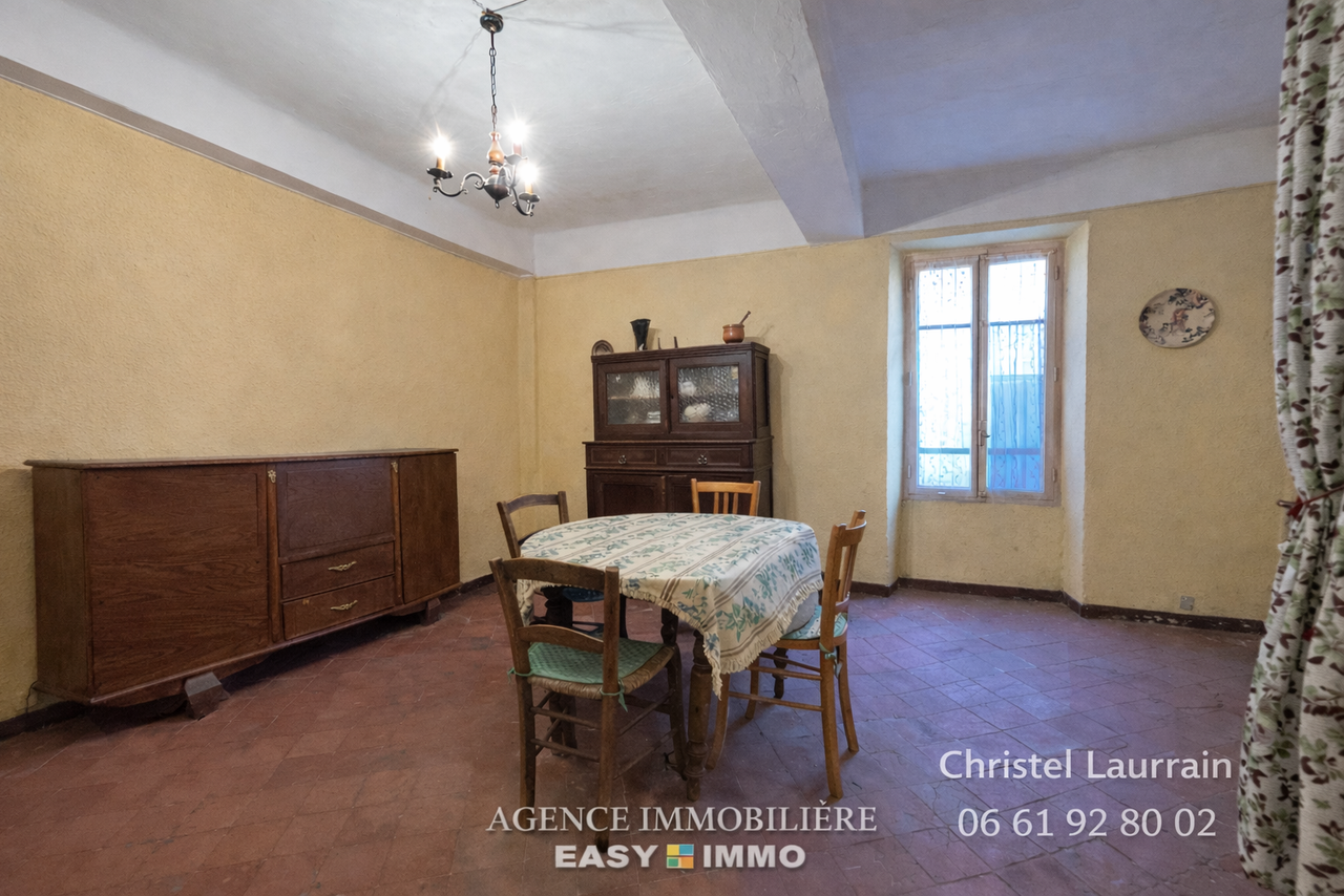 Maison de village de 86.65 m2 à fort potentiel à Régusse   P